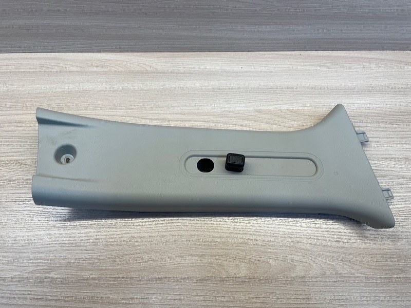 Обшивка средней стойки