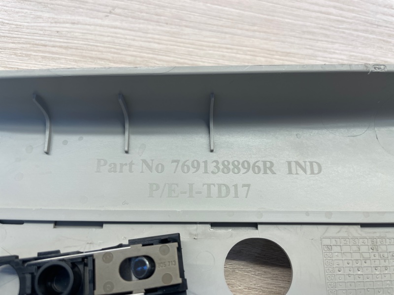 Обшивка средней стойки