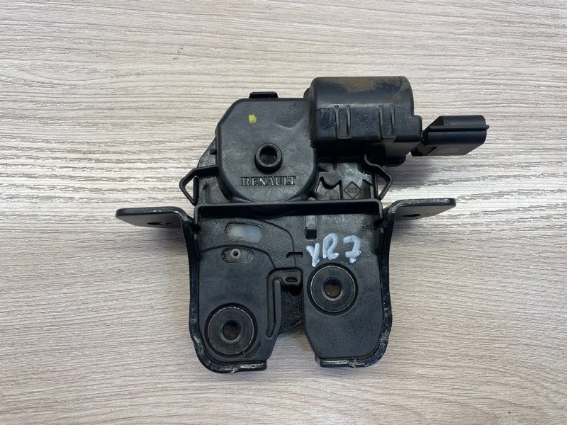 Замок крышки багажника