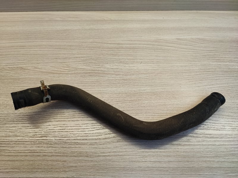 Патрубок отопителя