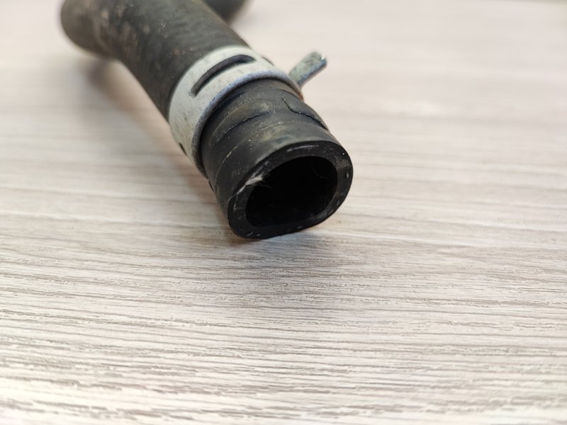 Патрубок радиатора