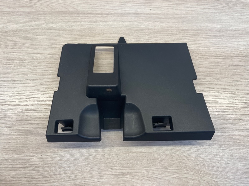 Крышка бардачка