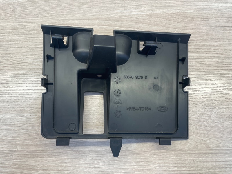 Крышка бардачка