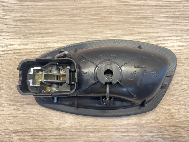 Внутренняя ручка     двери