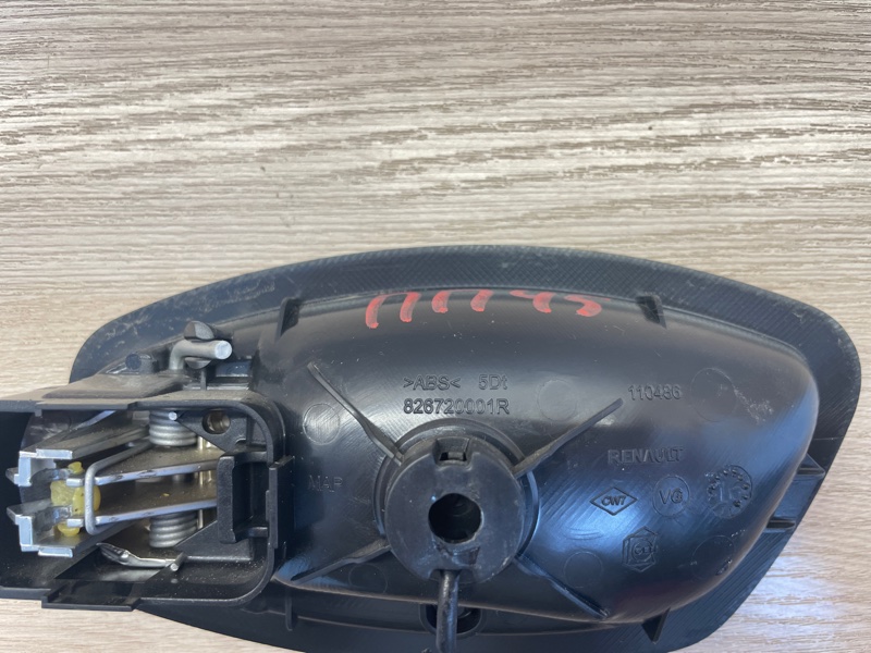 Внутренняя ручка     двери