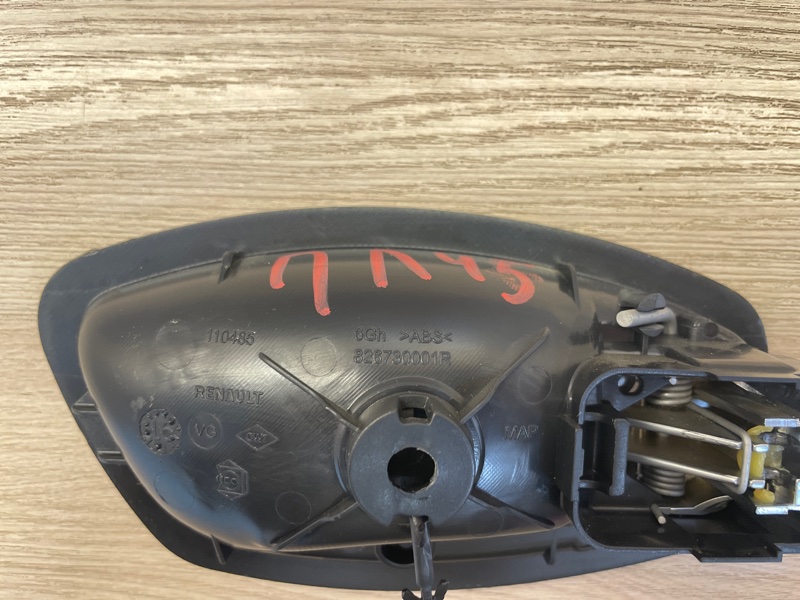 Внутренняя  ручка двери