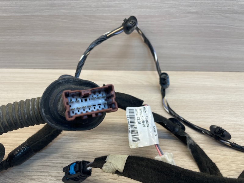 Проводка двери