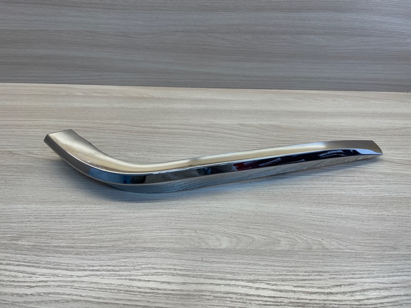 Молдинг бампера