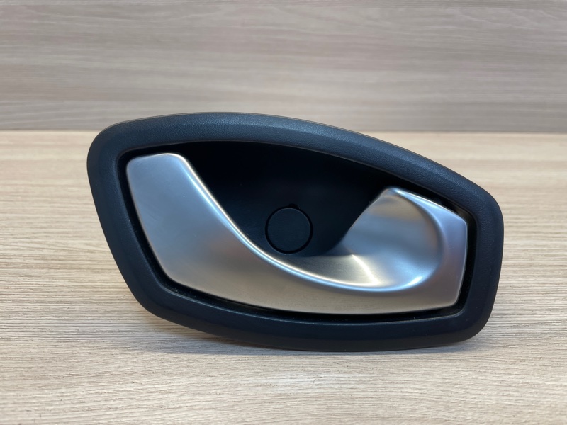 Внутренняя  ручка двери