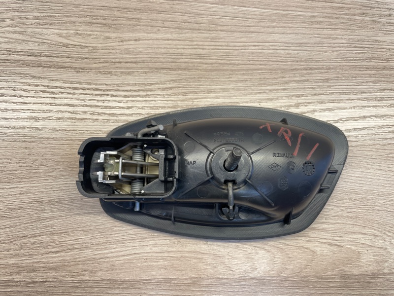 Внутренняя  ручка двери