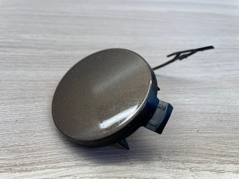 Заглушка буксировочного крюка