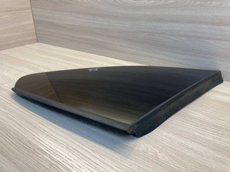 Форточка кузова