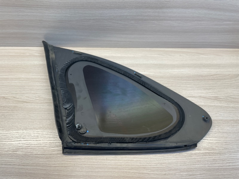 Форточка кузова