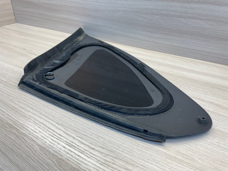 Форточка кузова