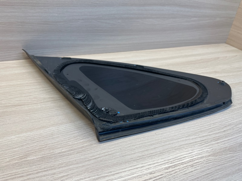 Форточка кузова