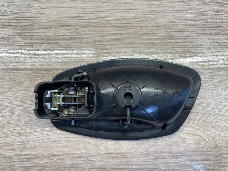 Внутренняя  ручка двери