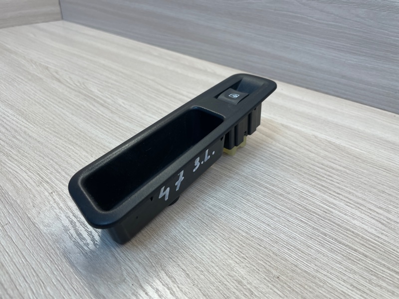 Кнопка стеклоподъемника