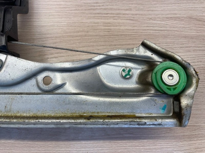 Стеклоподъемник    двери