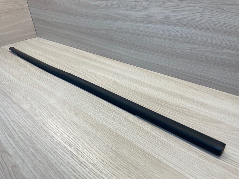 Уплотнитель стекла      двери