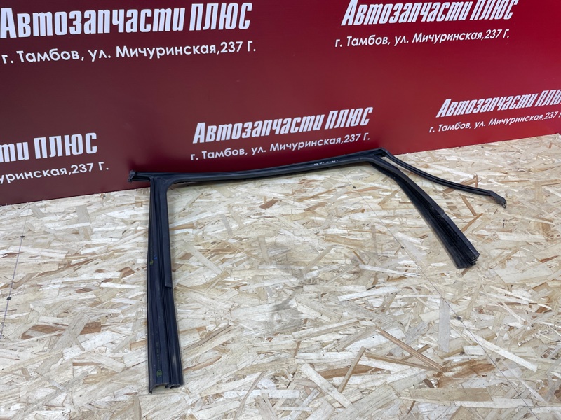 Уплотнитель рамки двери