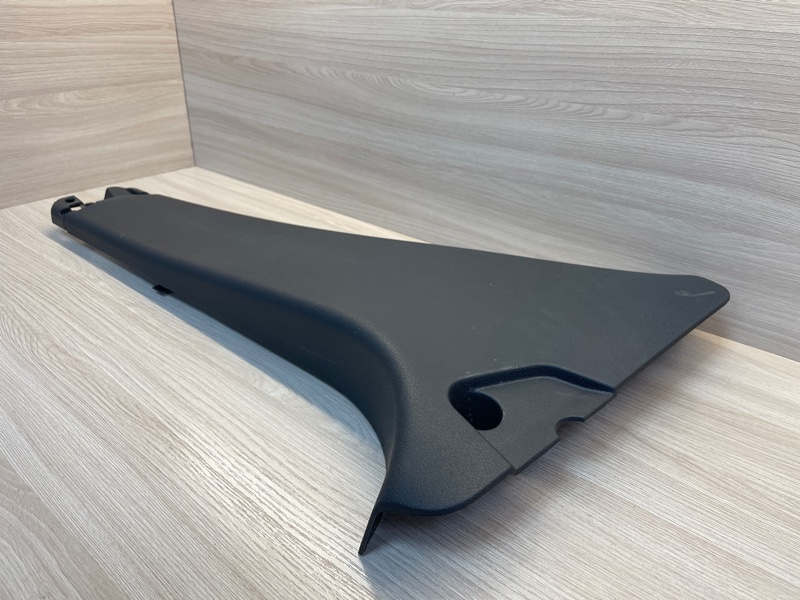 Обшивка средней стойки