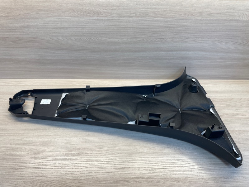 Обшивка средней стойки