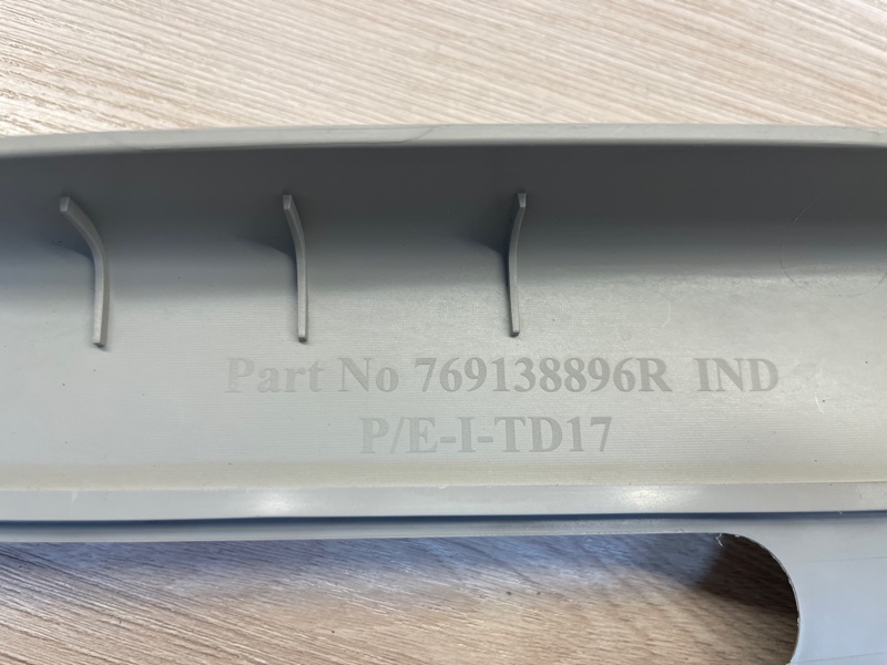 Обшивка средней стойки