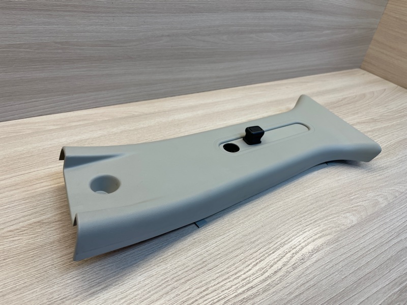 Обшивка средней стойки