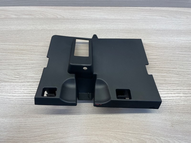 Крышка бардачка