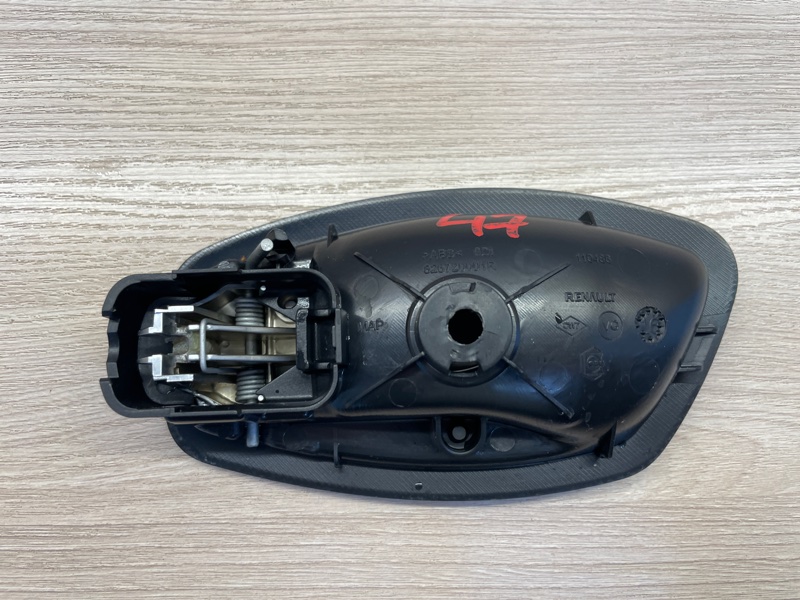 Внутренняя ручка     двери