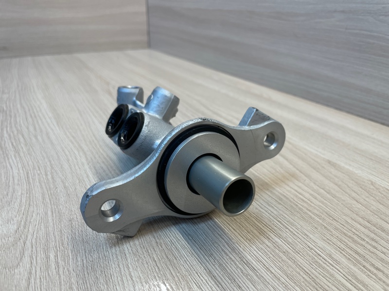 Главный тормозной цилиндр