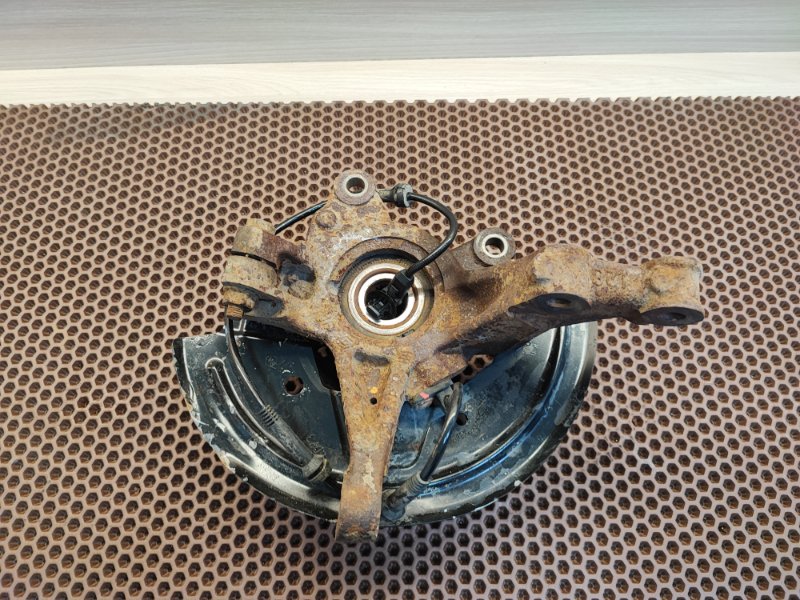 Кулак поворотный