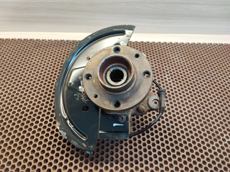 Кулак поворотный