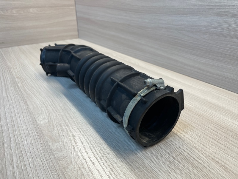 Патрубок воздушного фильтра