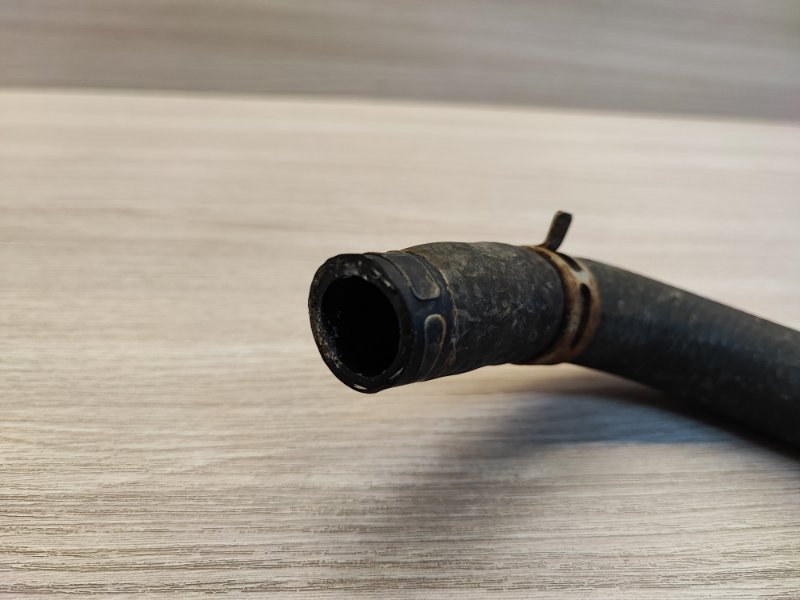 Патрубок радиатора