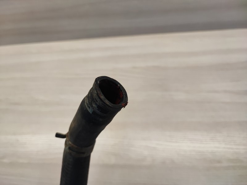 Патрубок отопителя