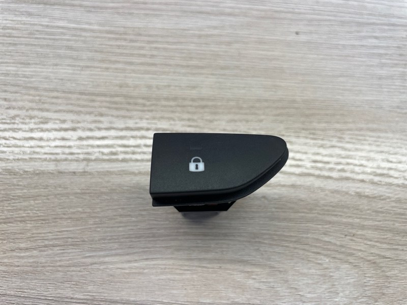 Кнопка центрального замка