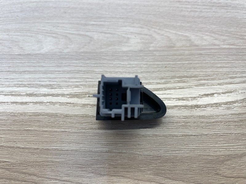 Кнопка центрального замка