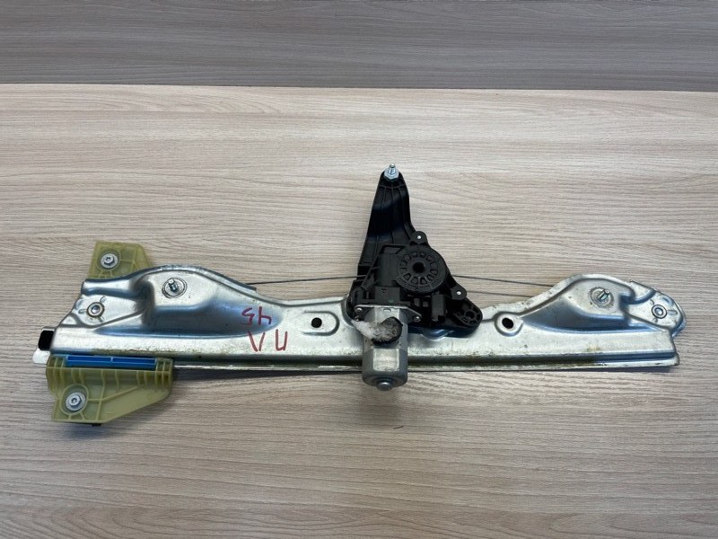 Стеклоподъемник    двери