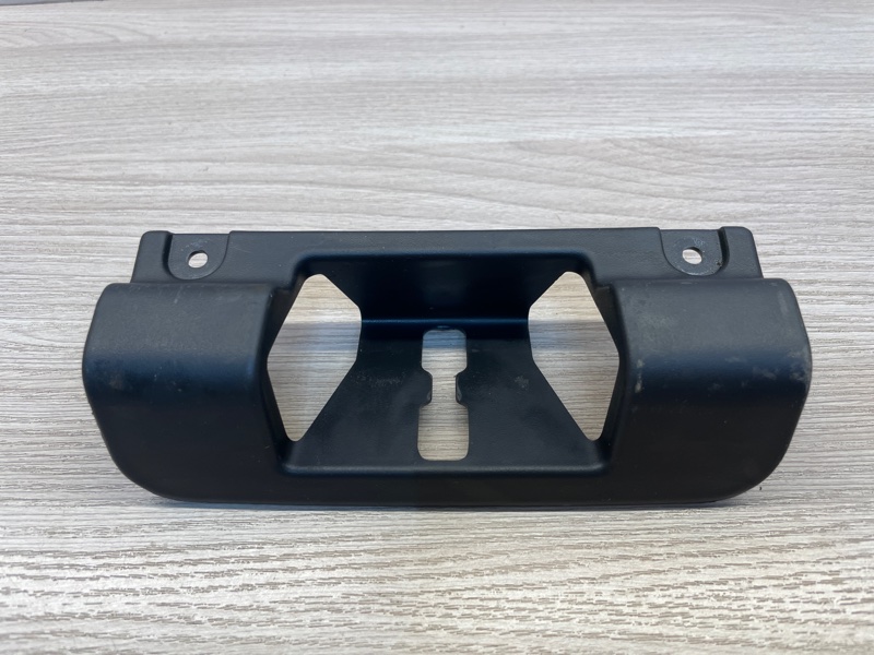 Накладка замка багажника