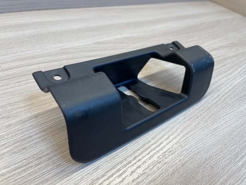 Накладка замка багажника