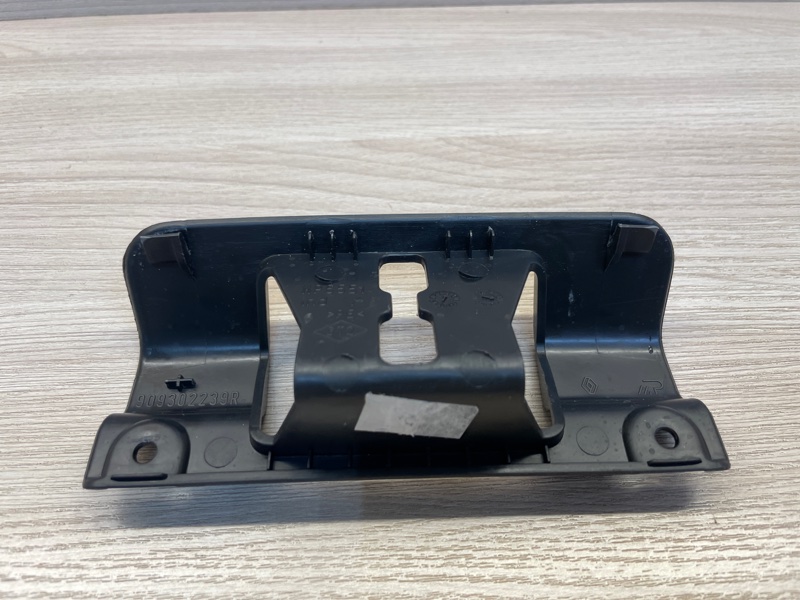 Накладка замка багажника