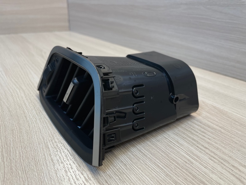 Воздушный дефлектор салона