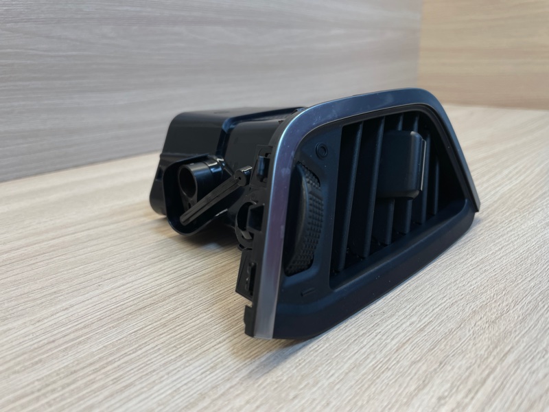 Воздушный дефлектор салона