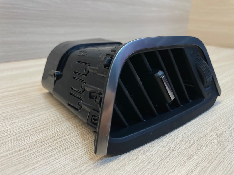 Воздушный дефлектор салона