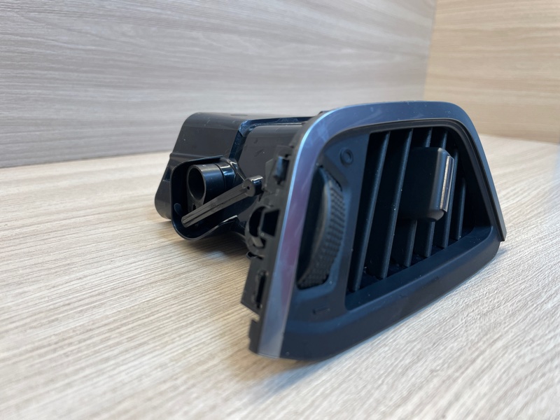 Воздушный дефлектор салона