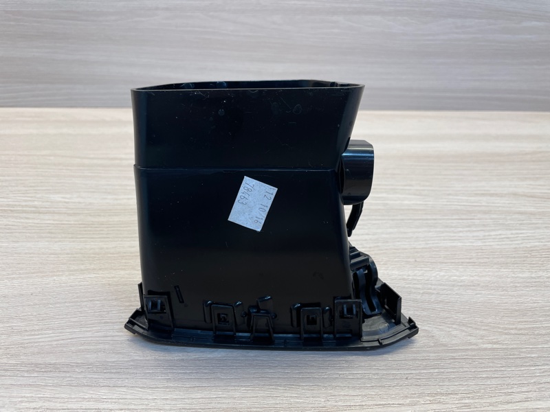 Воздушный дефлектор салона