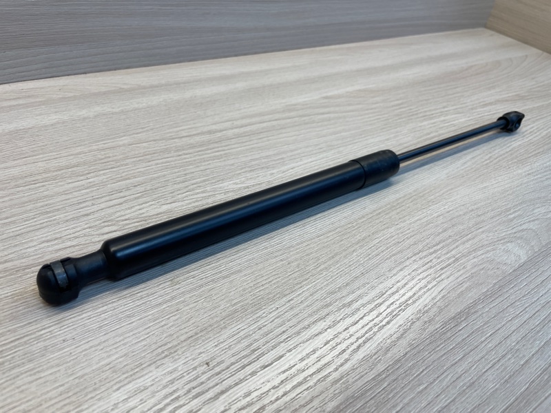 Амортизатор багажника