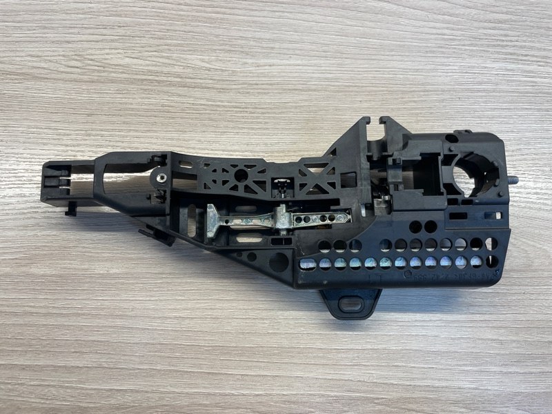 Кронштейн ручки двери