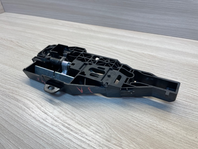 Кронштейн ручки двери